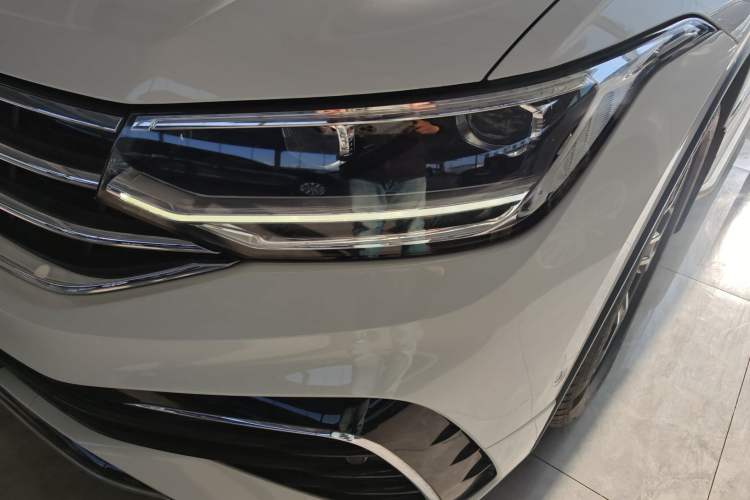 Used Volkswagen Tiguan L 2022 330TSI Automatic Two-Wheel Drive R-Line Enhanced Edition
