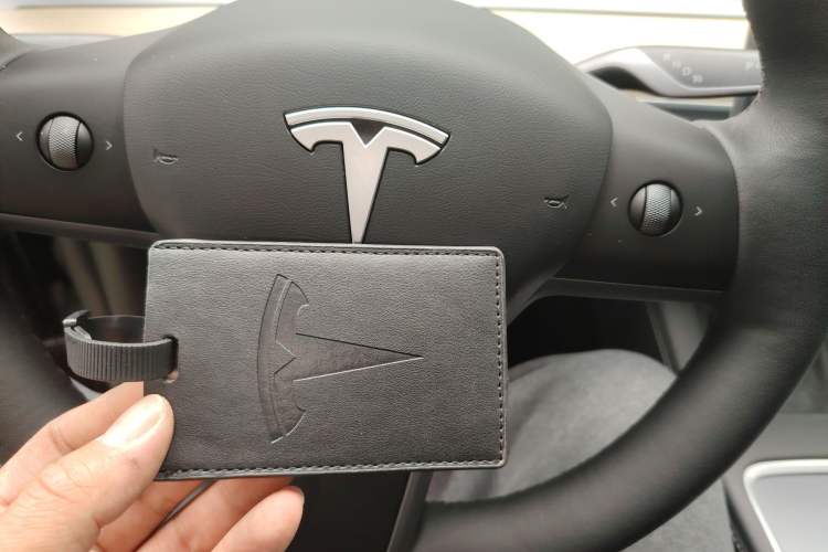 Used Tesla Model Y 2023 Long-Range All-Wheel-Drive Version
