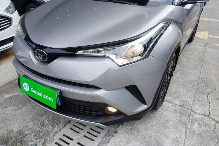 Used Toyota IZOA 2018 2.0L Yichi Version China VI Standard