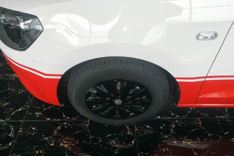 Used Volkswagen Jetta 2015 1.6L Automatic Fashion Model
