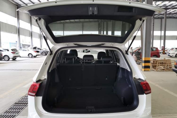 Used Volkswagen Tiguan L 2020 330TSI Automatic Two-Wheel Drive Panoramic Comfort Edition China VI Standard
