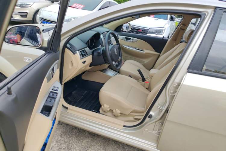 Used Buick Excelle 2013 1.5L Automatic Classic Model
