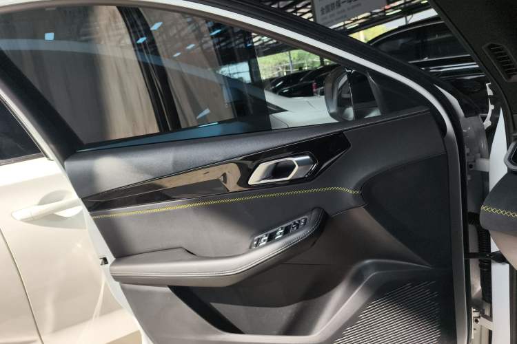 Used Lynk & Co 03 2023 1.5TD DCT JingPro
