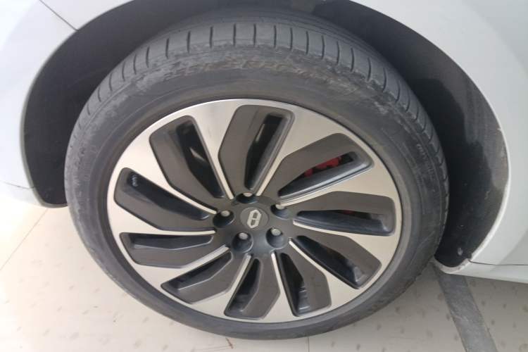 Used Hima AITO M5 2022 Extended-Range Four-Wheel Drive Performance Version
