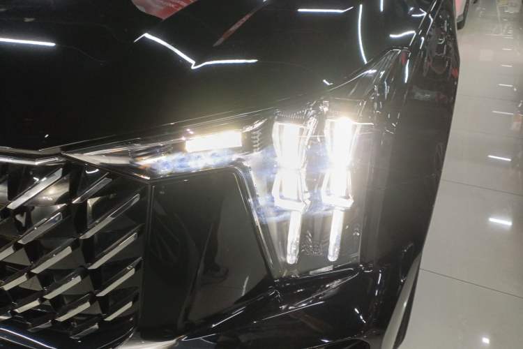 Used GAC Trumpchi GS8 2025 Linghang Series 2.0 TGDI Two-Wheel-Drive Luxury Edition 5 Seats
