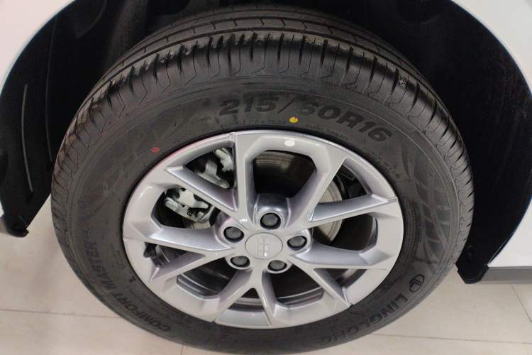 Used  L6 2025 EM-i 60km Launch Edition
