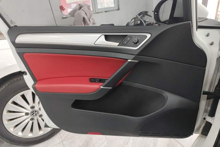 Used Volkswagen Golf 2020 Zhiai Edition 200TSI DSG Comfortable & Ambitious Version
