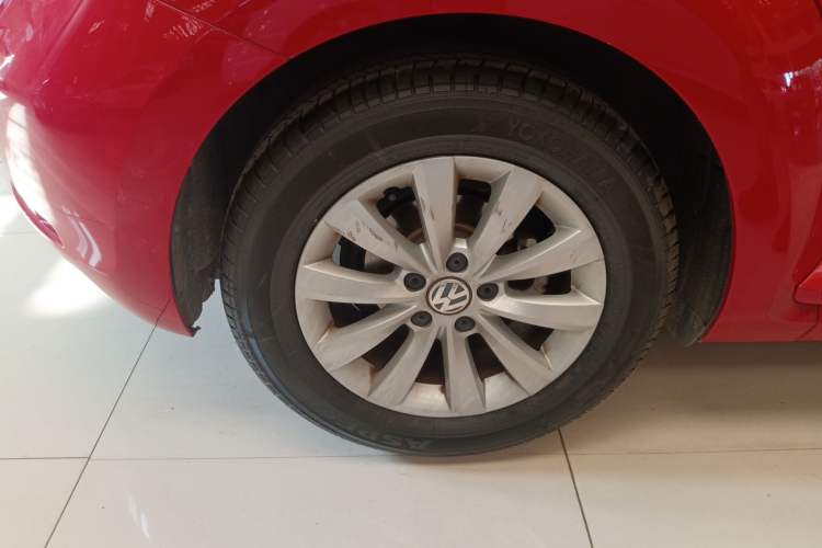 Used Volkswagen Beetle 2015 180TSI model
