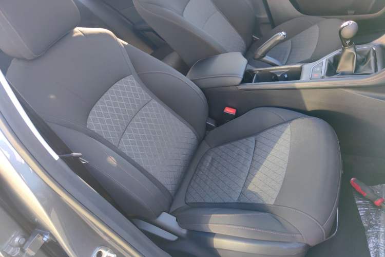 Used Roewe i5 2023 1.5L Manual Comfort Edition