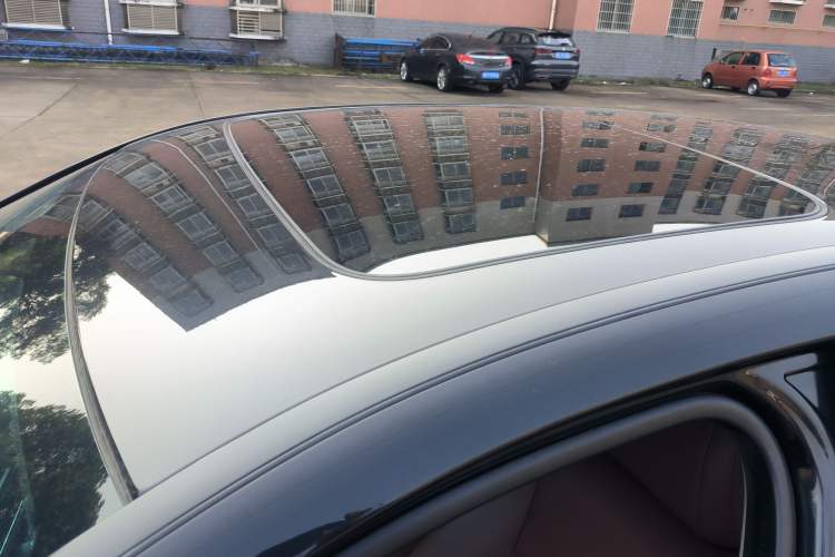 Used BMW 5 Series 2014 525Li Leading Model
