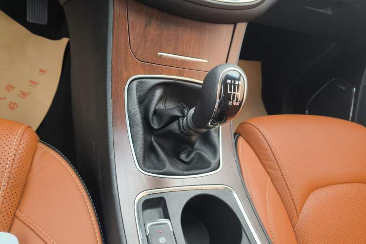 Used Baojun 560 2017 Rhythmic Edition 1.5T Manual Premium Model