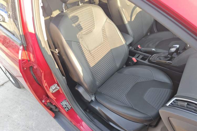 Used Ford Focus 2015 Hatchback 1.6L Automatic Fashion Edition