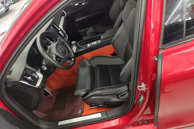 Used Volvo S60 2020 T4 Zhiyuan Sport Edition
