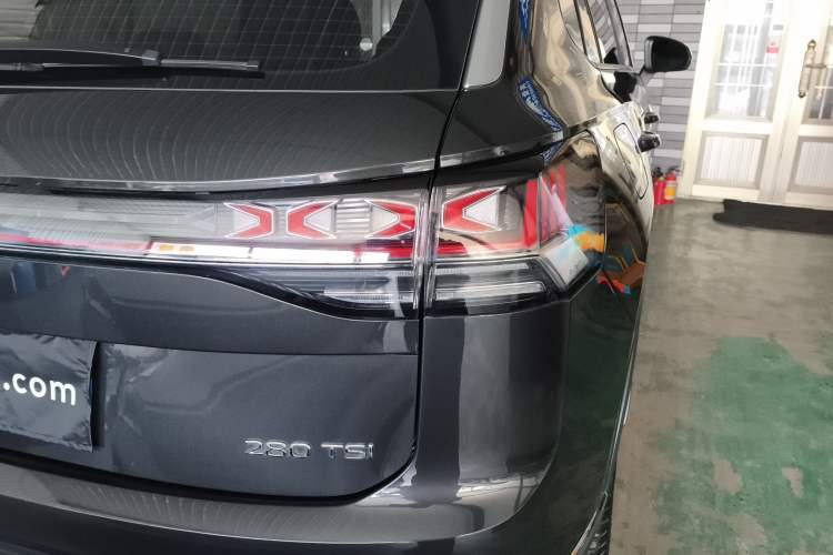 Used Volkswagen Tayron 2023 280TSI Two-Wheel-Drive Luxury Plus Advanced Version
