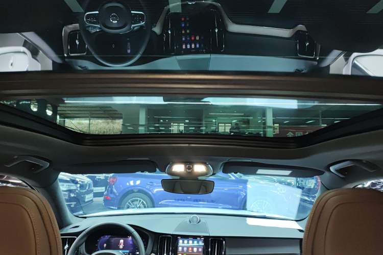 Used Volvo XC60 2024 B5 4x4 Smart Luxury Edition