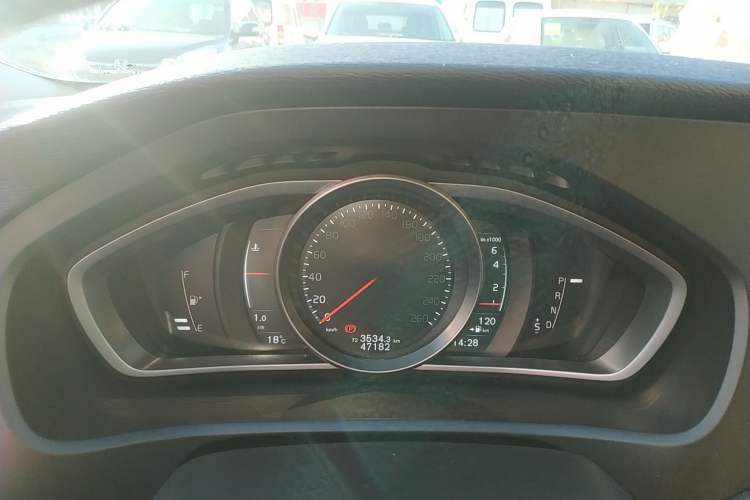 Used Volvo V40 2018 T3 Zhiya Edition
