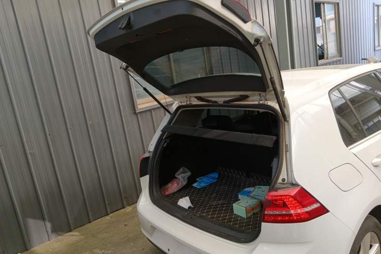 Used Volkswagen Golf 2016 1.6L Automatic Comfort Model
