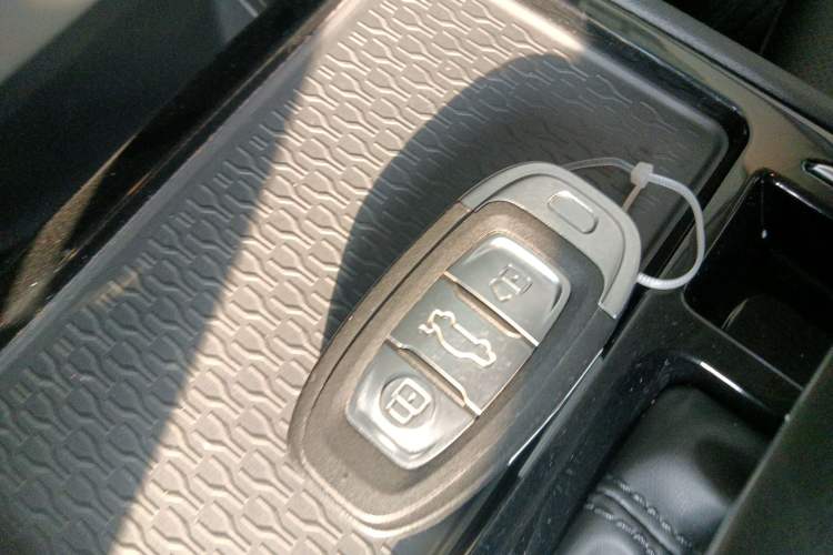 Used Hongqi E-QM5 2024 610 km PLUS
