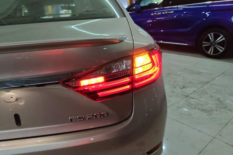 Used Lexus ES 2015 200 Elite Edition
