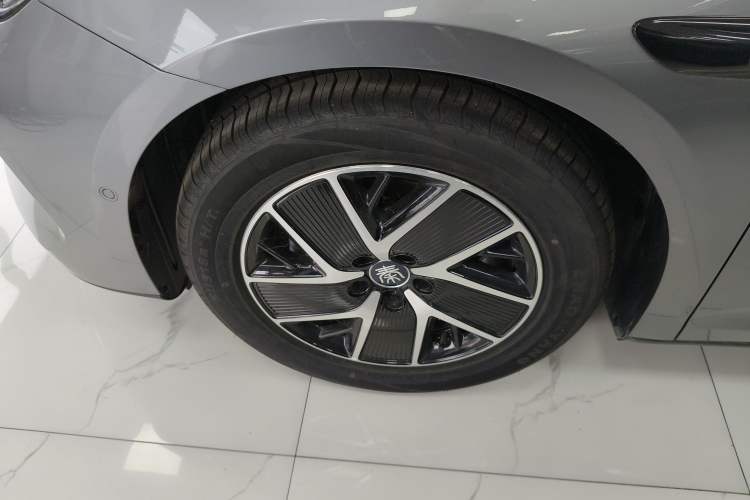 Used BYD Qin L 2025 DM-i Smart Drive 80KM Superior Model
