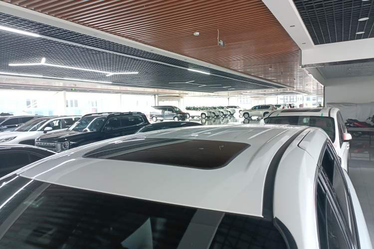 Used Toyota Sienna 2024 2.5L Hybrid Four-Wheel Drive Prestige Edition