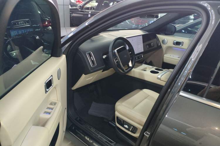 Used Li Auto L7 2023 Pro Model
