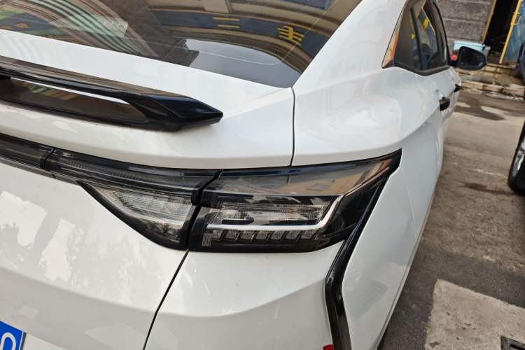 Used Dongfeng Aeolus Yixuan 2023 Mach Edition 1.5L Automatic Chasing Shadow Version
