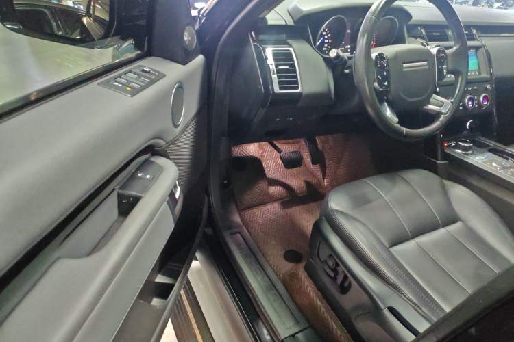 Used Land Rover Discovery 2019 3.0 SC V6 SE