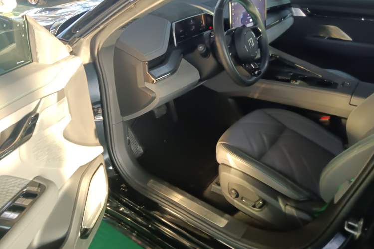 Used Zeekr 001 2023 WE Edition 100 kWh