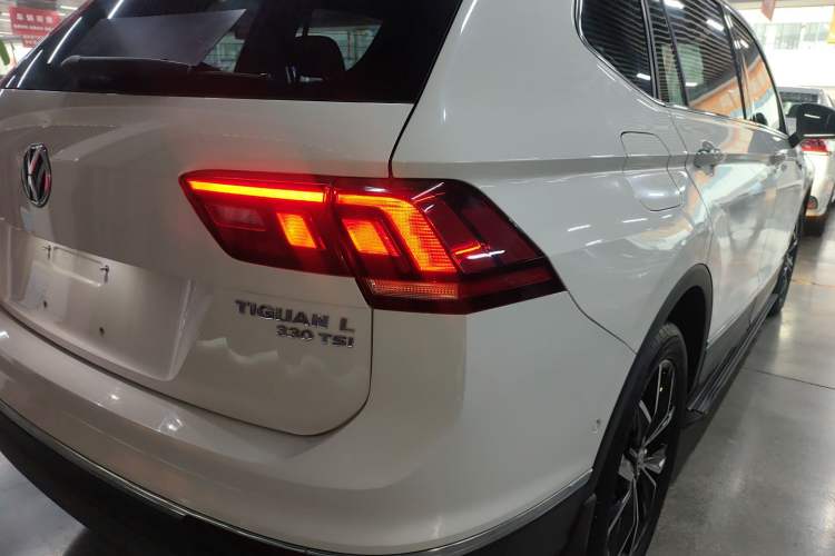 Used Volkswagen Tiguan L 2019 Revised 330TSI Automatic Two-Wheel Drive Smart & Luxury Edition China VI Standard
