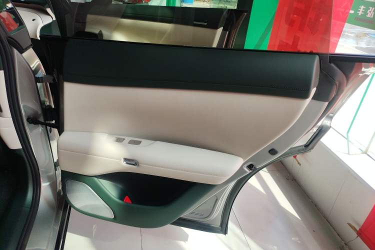 Used  YU7 2025 Ultra-Long Range All-Wheel Drive Pro Version
