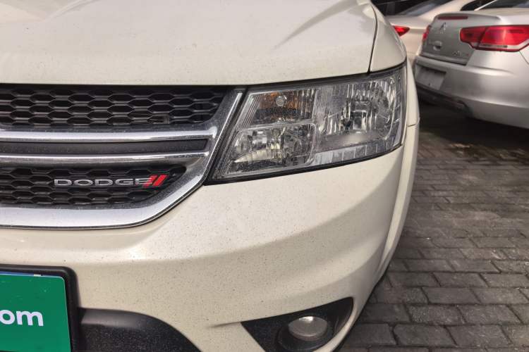 Used Dodge Journey 2013 2.4L Two-Wheel Drive Luxury Version
