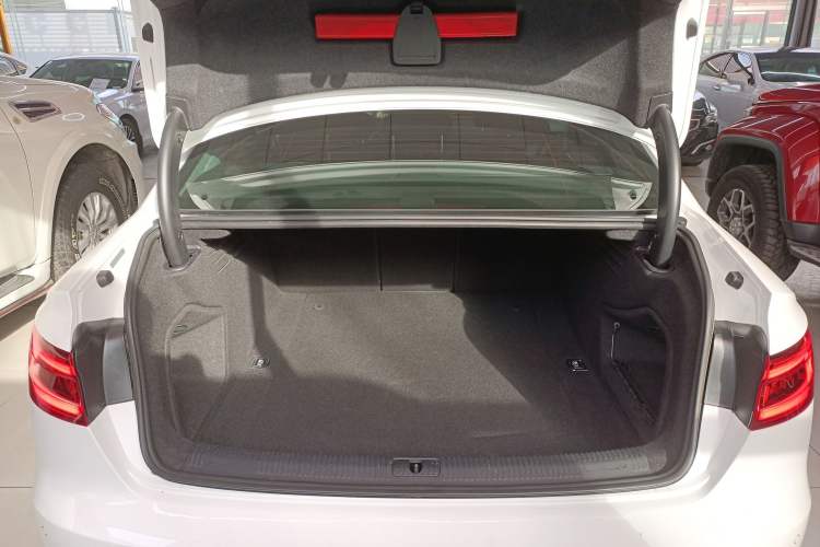 Used Audi A4L 2018 30th Anniversary Edition 30 TFSI Ambition Model