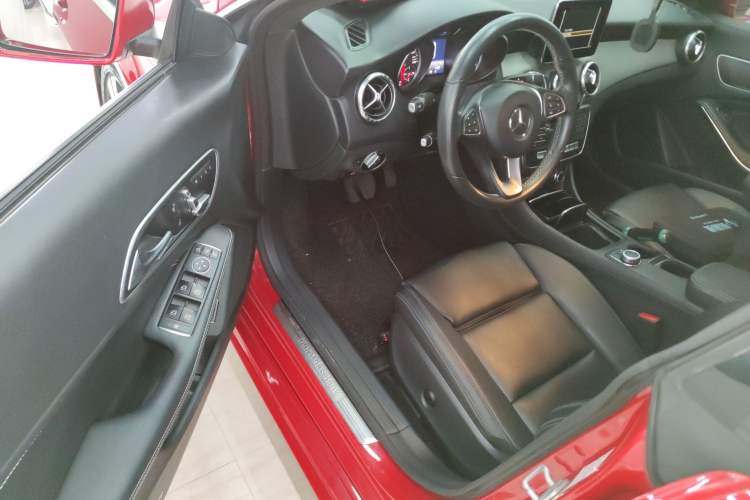 Used Mercedes-Benz CLA 2016 Facelifted CLA 200 Stylish Edition
