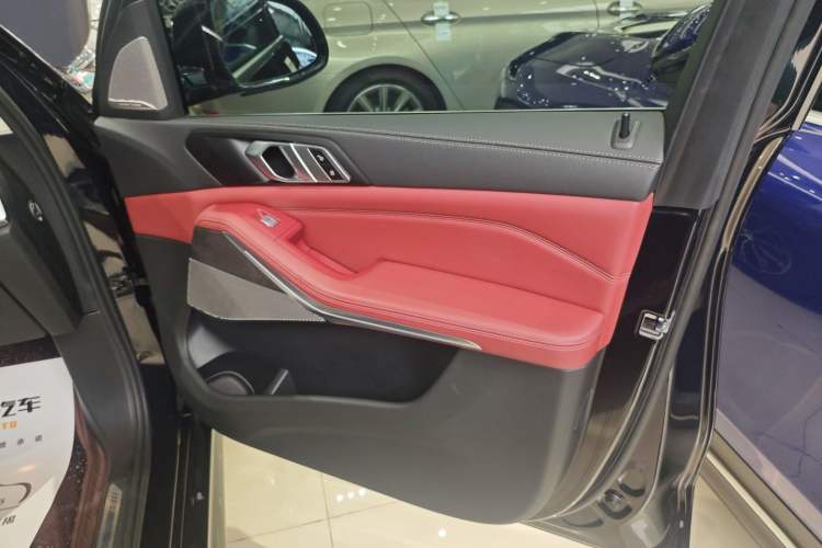 Used BMW X5 2022 Restyled xDrive 30Li Luxury Version M Sport Package