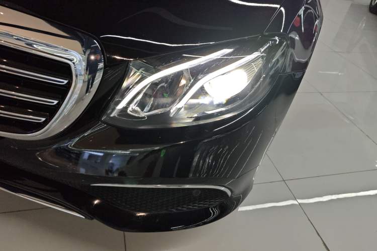 Used Mercedes-Benz E-Class 2019 E 260 L
