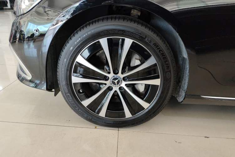 Used Mercedes-Benz E-Class New Energy 2022 Restyled E 350 e L Plug-in Hybrid Sedan
