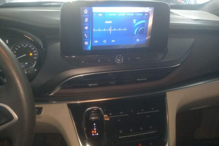 Used Buick GL8 2023 Land Executive Class Comfort Model
