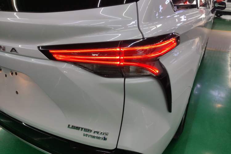 Used Toyota Sienna 2021 2.5L Hybrid Ultimate Edition
