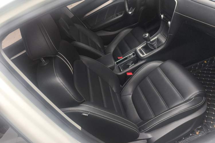 Used MG 6 2017 20T Manual Luxury Smart Connect Version China V Standard
