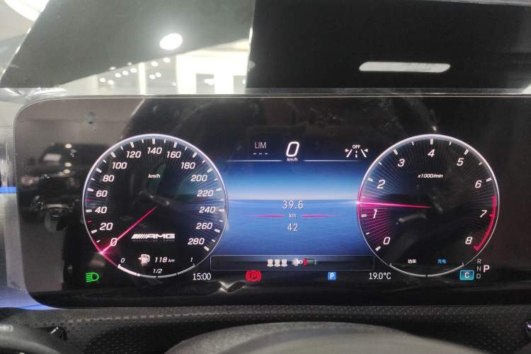 Used Mercedes-Benz A-AMG 2025-Year Restyled AMG A 35 L 4MATIC
