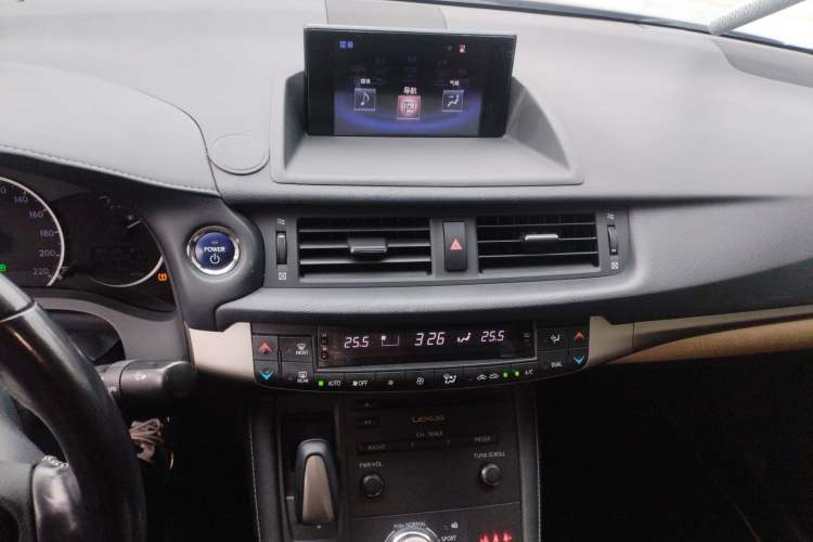 Used Lexus CT 2015 CT200h Chocolate Edition
