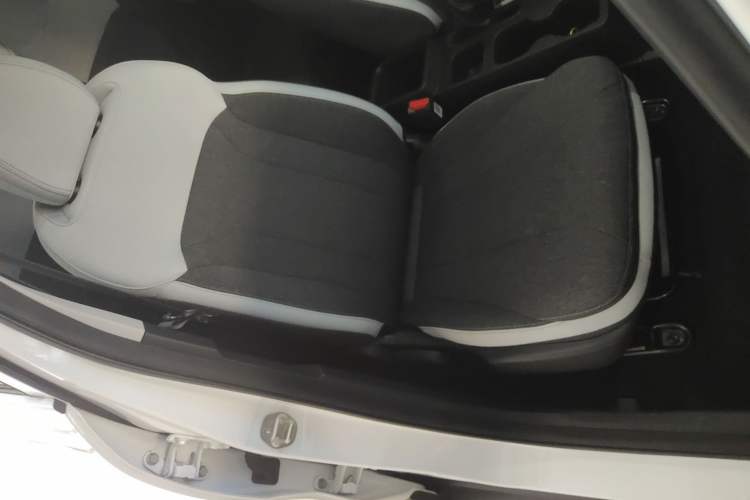 Used Geometry E Firefly 2024 301km Flowing Light
