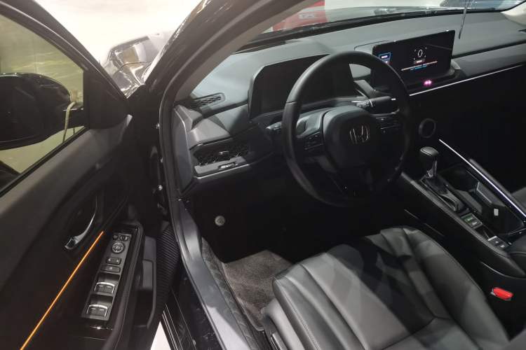 Used Honda Accord 2025 Sport Series 260TURBO Luxury Edition
