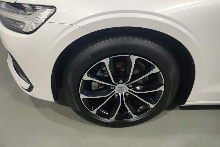 Used Volvo S60 2022 B4 Zhiyi Luxury Edition