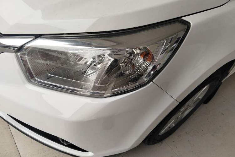 Used Venucia R50 2016 1.6L Manual Elite Edition
