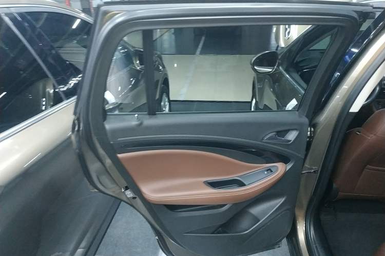 Used Buick Envision 2018 28T Four-Wheel Drive Luxury Model
