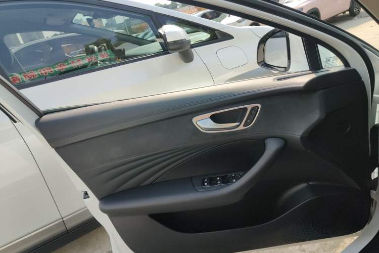 Used Roewe D7 2025 DMH 125km World Champion Excellence Edition
