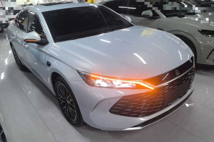 Used BYD Qin L 2025 DM-i Smart Drive 120KM Excellence Model
