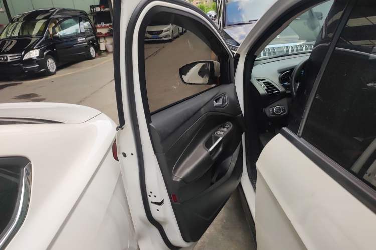 Used Ford Kuga 2017 EcoBoost 180 Two-Wheel-Drive Elite Trim
